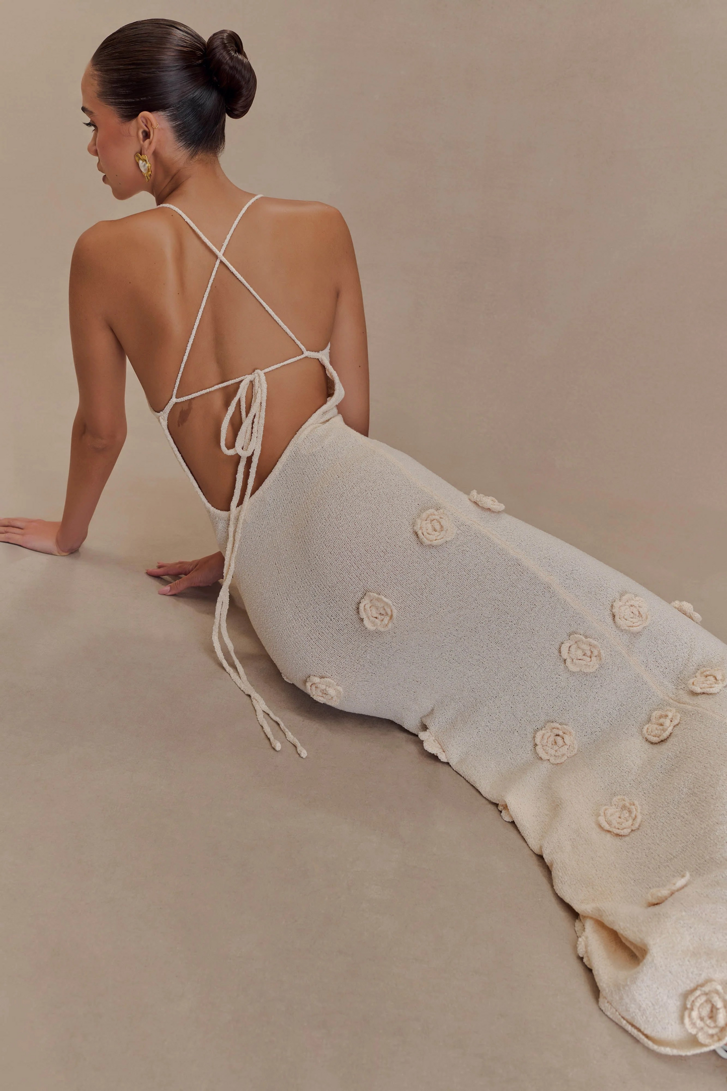 Fiona™ | Jurk met bloemendetail beige