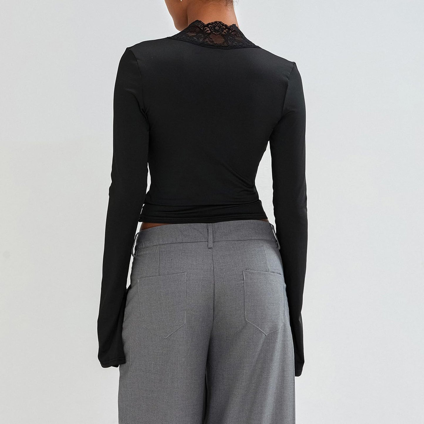 Kate™ | V-hals blouse met kant